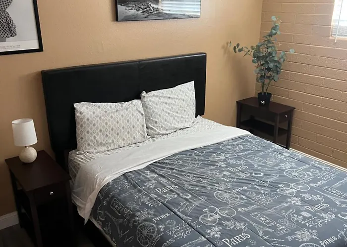 #2 Bedroom Cozy Suite, 1 Min Walk To The # * Bullhead City