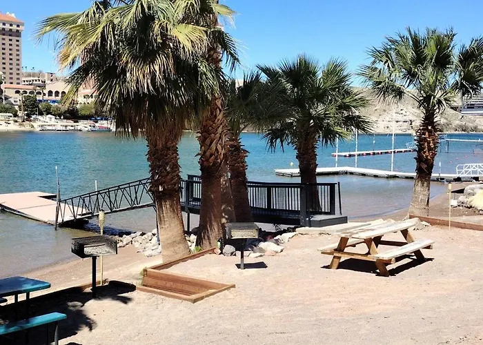 Apartment #2 Bedroom Cozy Suite, 1 Min Walk To The # Bullhead City